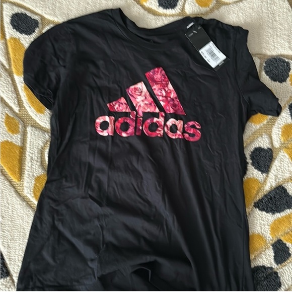 NWT Addias amplifier roses tee size medium in black - Picture 2 of 3